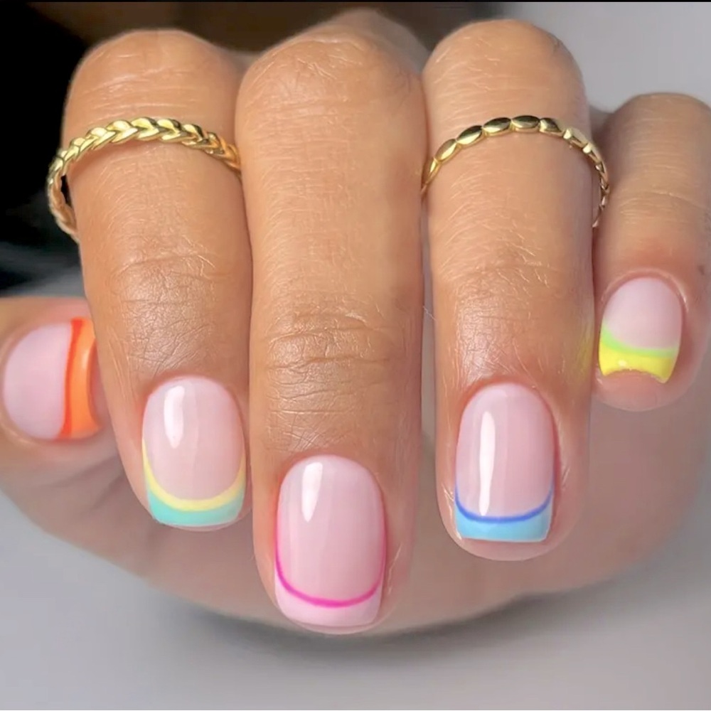 Short Square Multicolored Press On Nail Kit